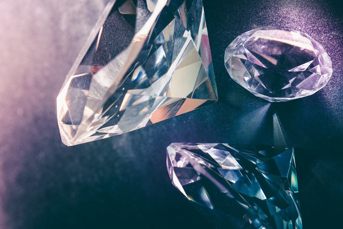 Real,Diamond,Stone,On,Dark,Background.,Diamond,Jewelry,Theme.